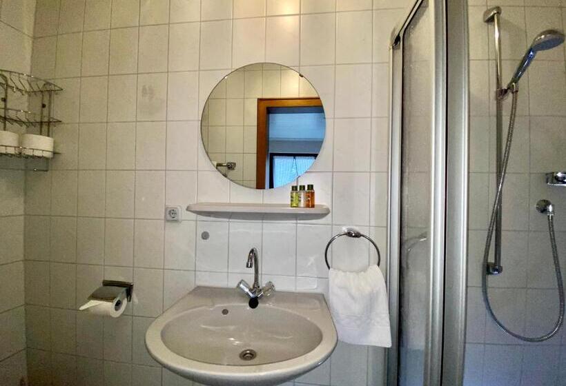 标准间, Winzerhaus Im Oberdorf   Fewo U Zimmer   Auch Kombinierbar