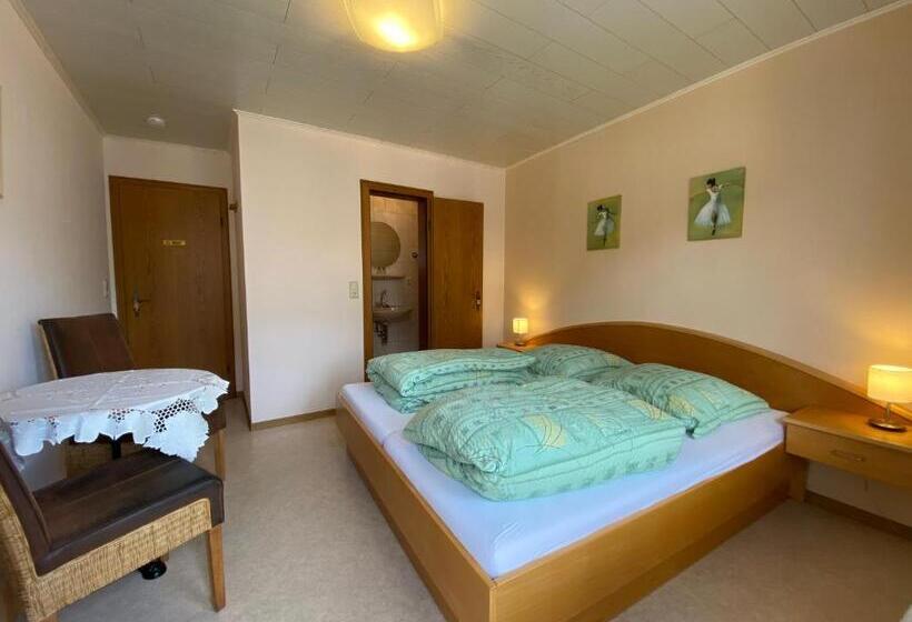 标准间带阳台, Winzerhaus Im Oberdorf   Fewo U Zimmer   Auch Kombinierbar