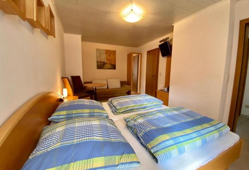 Семейный Номер, Winzerhaus Im Oberdorf   Fewo U Zimmer   Auch Kombinierbar