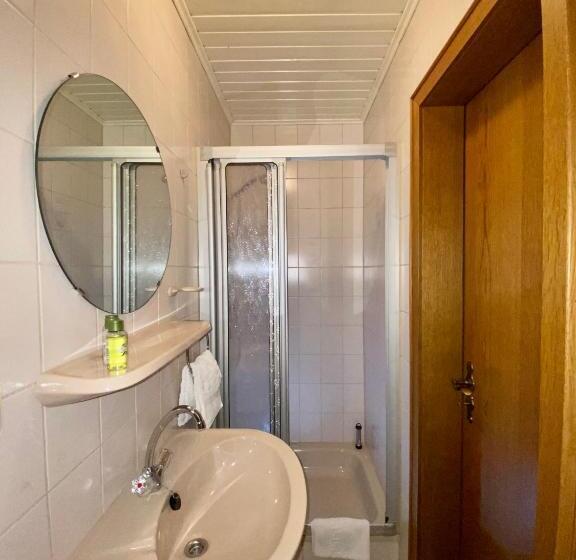 家庭间, Winzerhaus Im Oberdorf   Fewo U Zimmer   Auch Kombinierbar