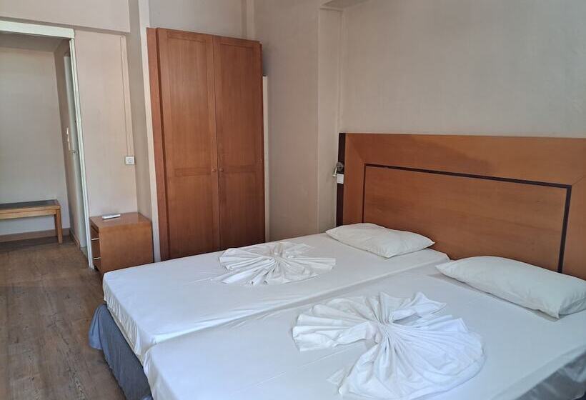 1 Szobás Apartman, Bristol Apartments
