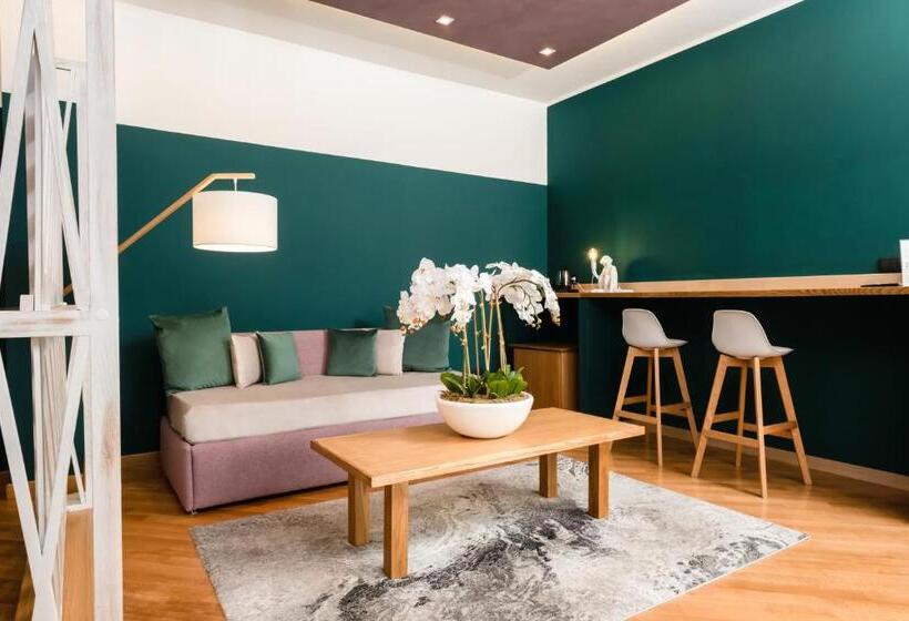 اتاق لوکس با تخت بزرگ, Villa Rufo
