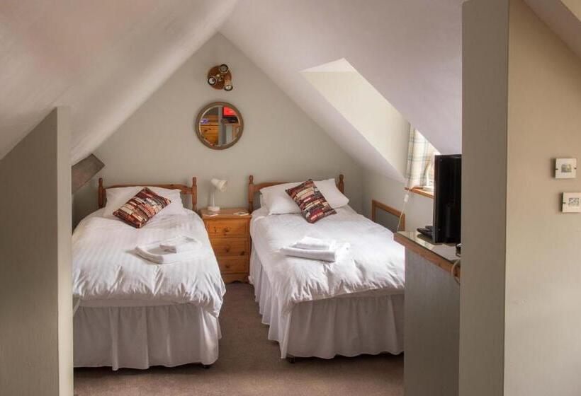 Студия Стандарт, Lower House B&b Adforton