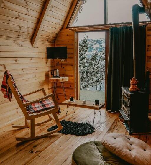 اتاق اجرایی سه نفره, Pera Bungalov