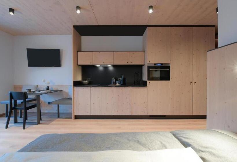 Апартаменты 1 Спальня с Террасой, Simple Life Apartments