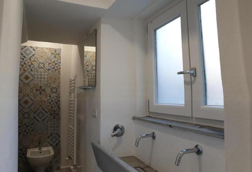 Quarto standard, Kos