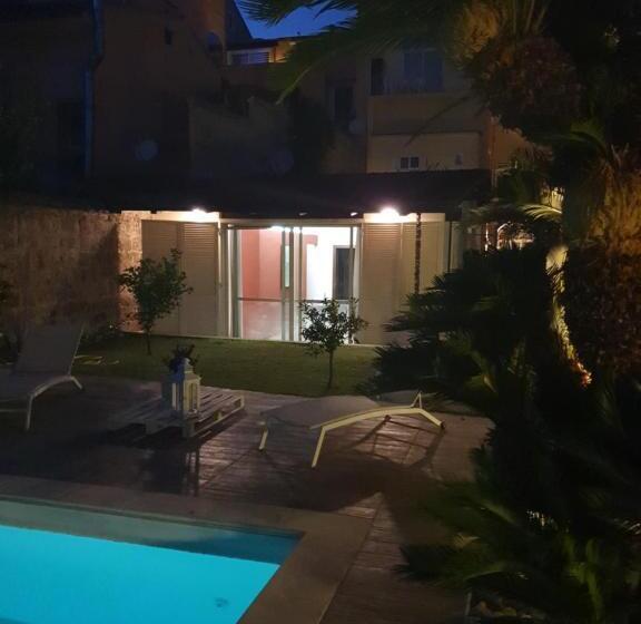 آپارتمان 1 خوابه با چشم‌انداز استخر, Casa Castagna