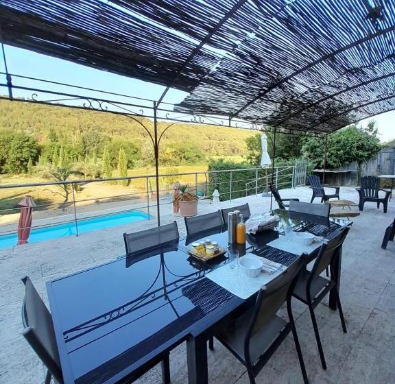 استودیوی استاندارد, Moulin De Bonfilhon