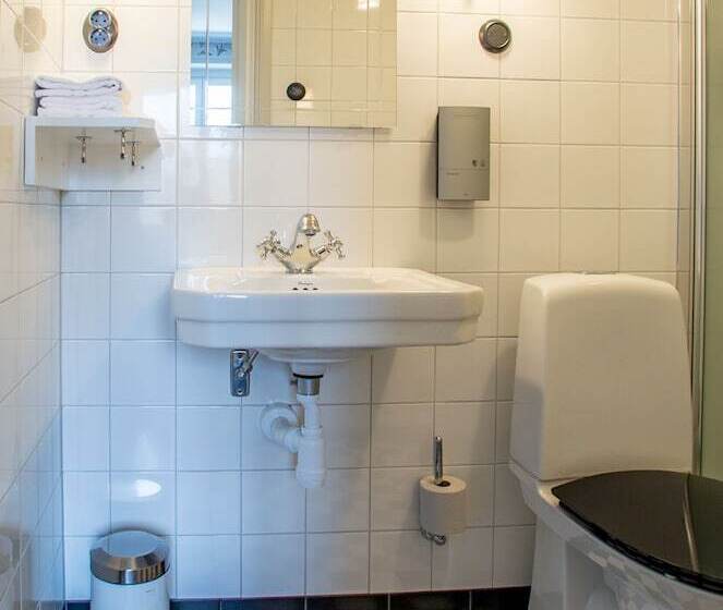 غرفة عائلية, Akademihotellet