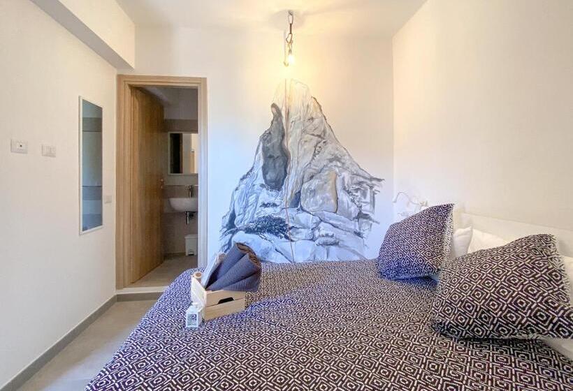 Номер Deluxe, Bedandclimbing