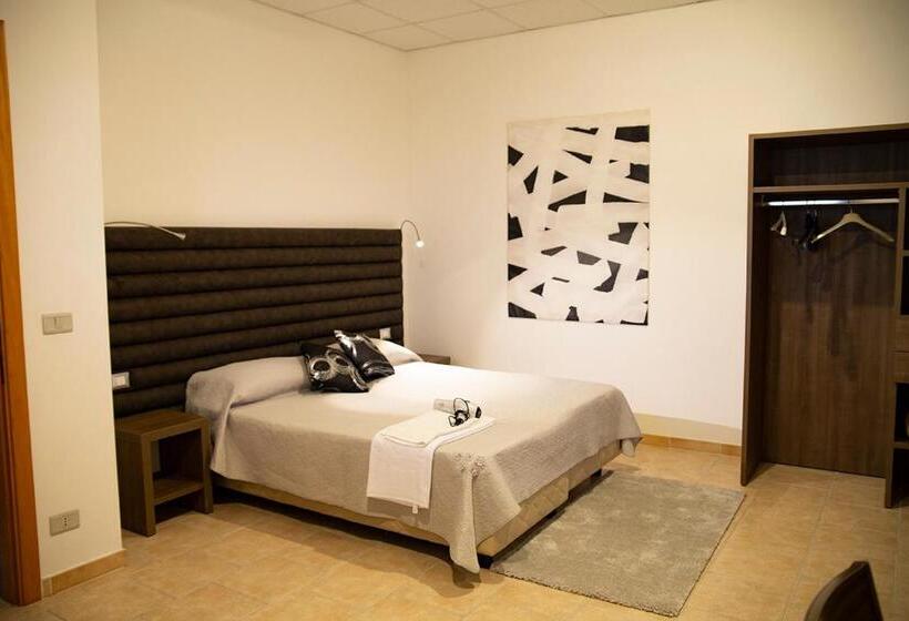 اتاق استاندارد, Pennaluce