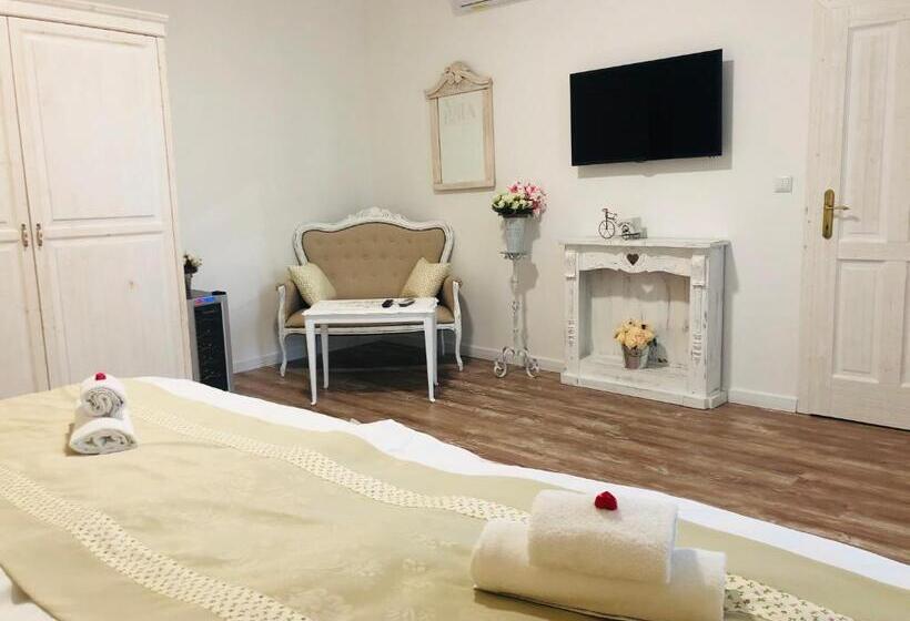 Номер Стандарт с Балконом, Villa Bella