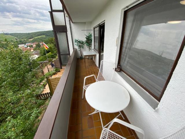 Апартаменты 1 Спальня с Балконом, Monteurswohnung Zimmerfrei Marktheidenfeld