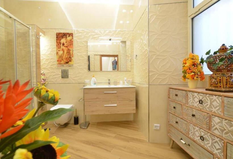 آپارتمان لوکس 1 خوابه, Caserta Deluxe Bis