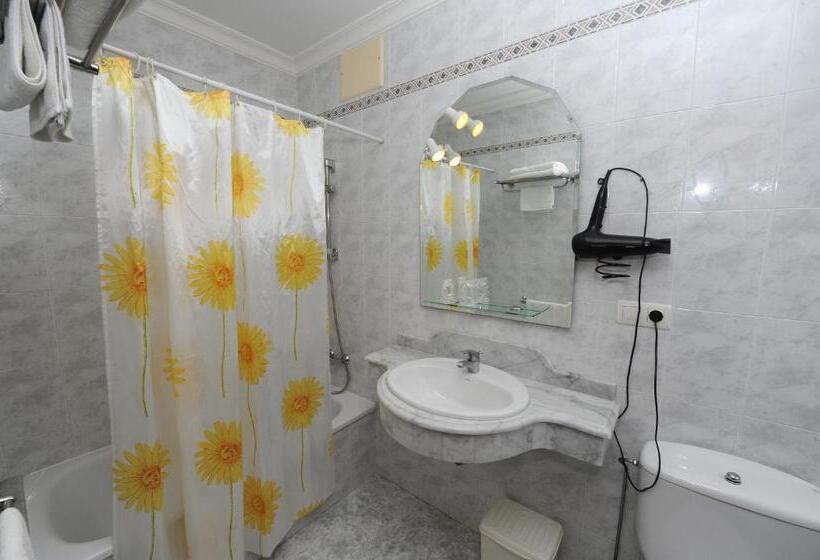 Номер Стандарт, Hostal O Portiño