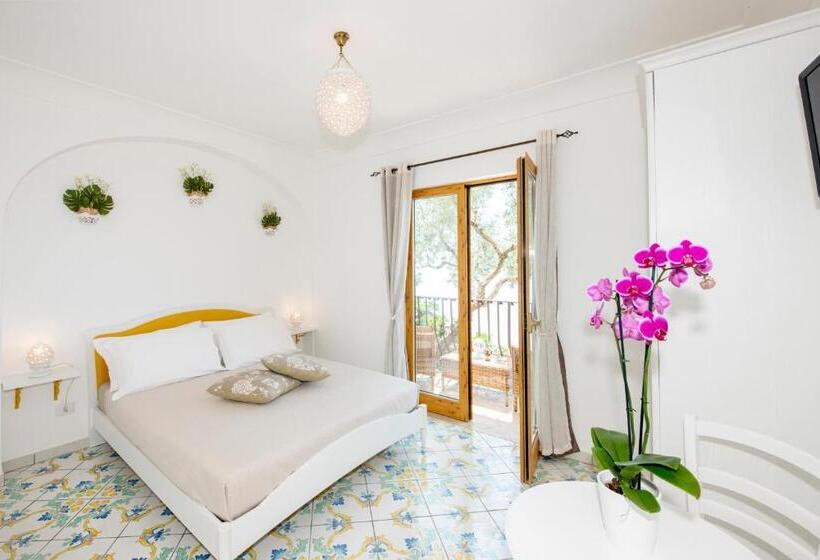 اتاق استاندارد با بالکن و چشم‌انداز دریا, La Borragine Rooms