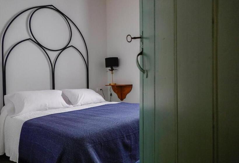 سوییت لوکس, Hospederia Santa Clara