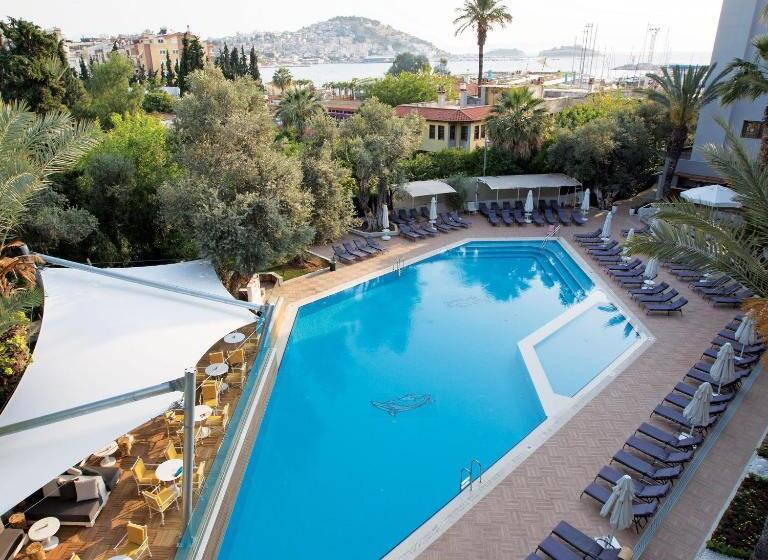Люкс Вид на Бассейн, Paloma Marina Suites  Adult Only