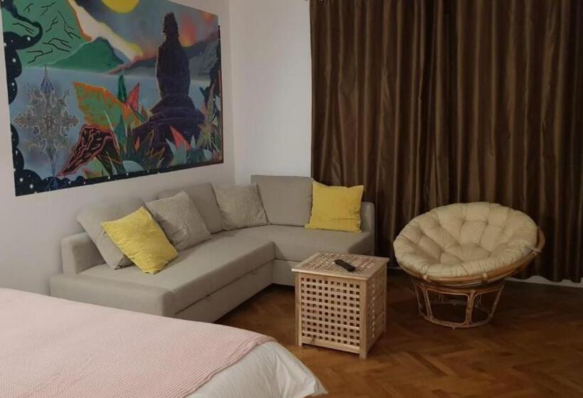 家庭间, Casa Raia