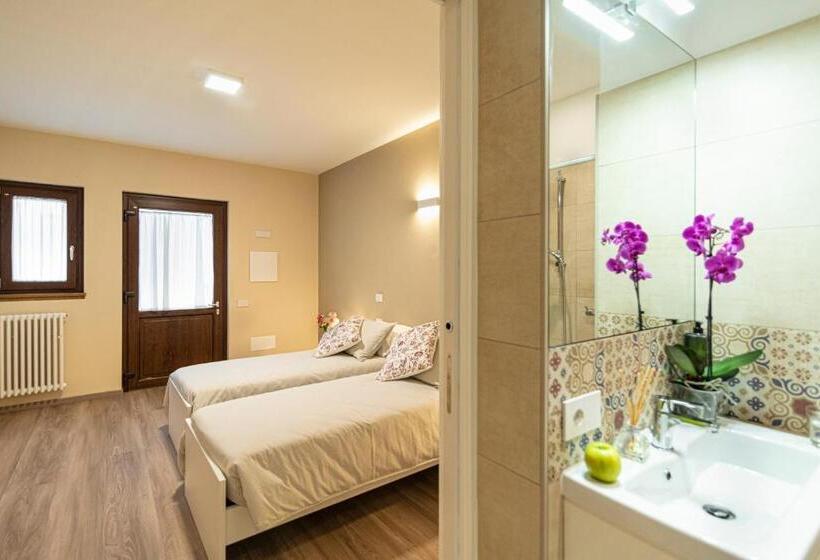 Номер Стандарт Адаптированный для Инвалидов, B&b Ul Calus