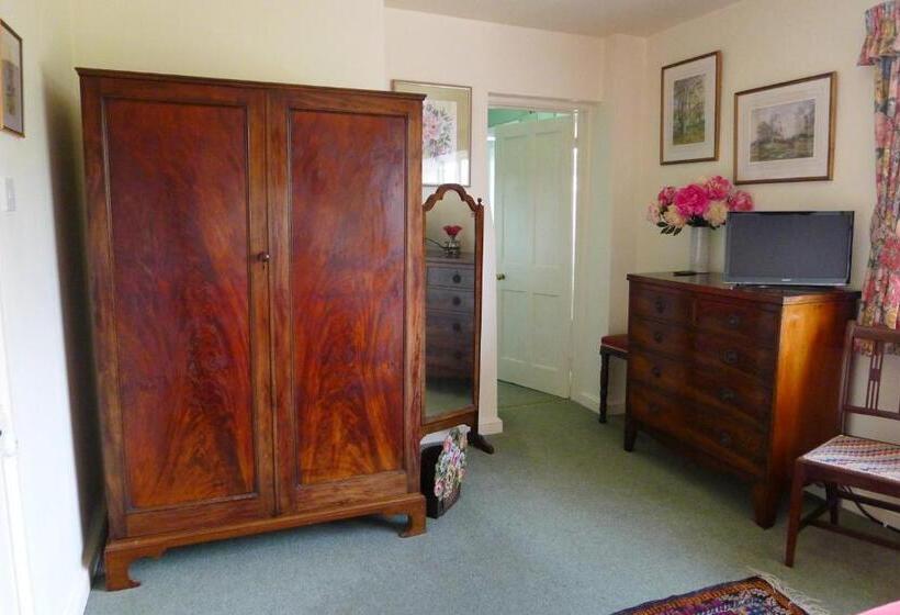 Номер Deluxe, Garwood House