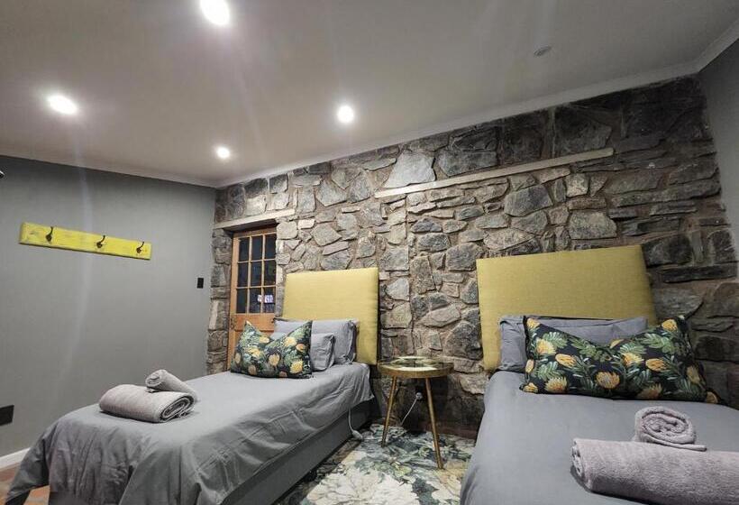 Люкс Комфорт, Tzamenkomst River Lodge