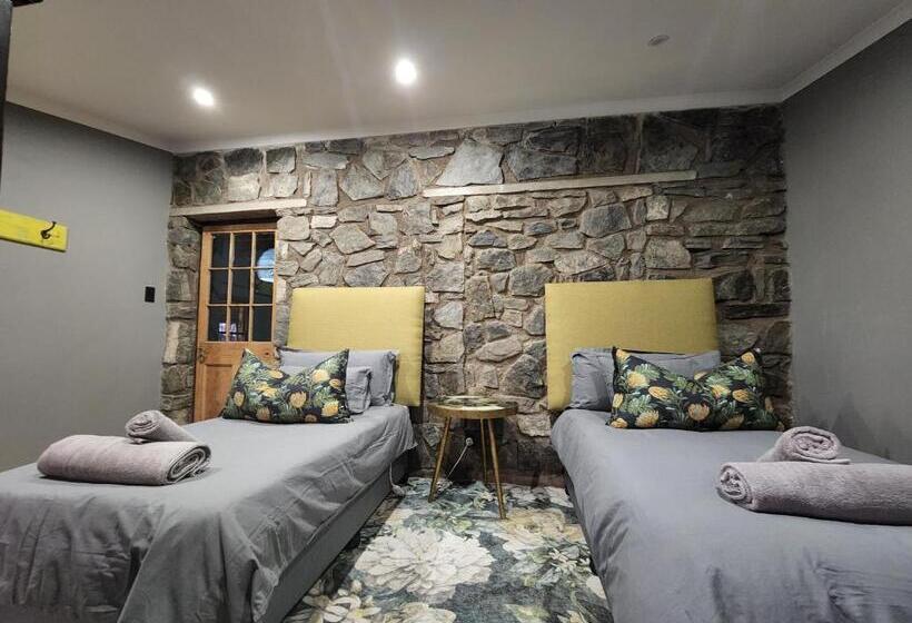 Люкс Комфорт, Tzamenkomst River Lodge