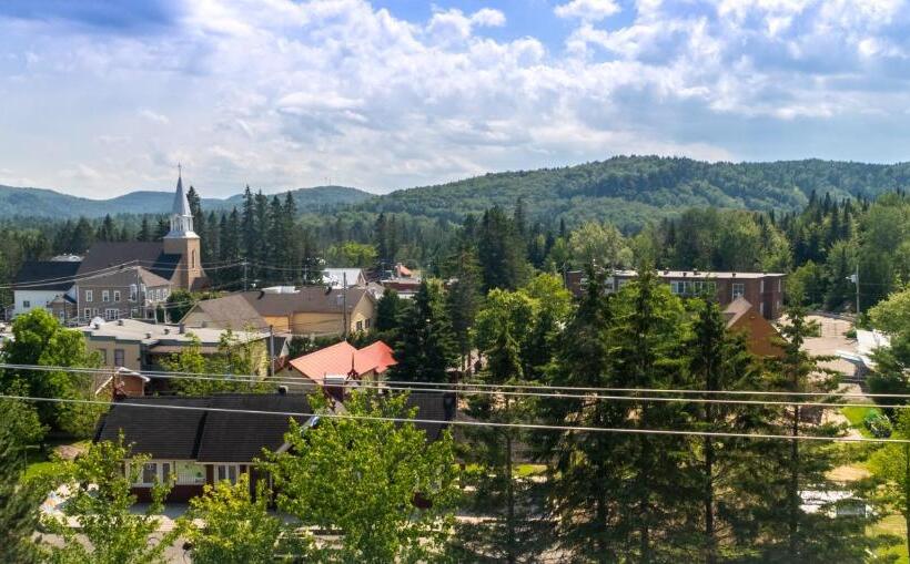 Апартаменты 1 Спальня с Балконом, Hôtel Appartements De La Gare
