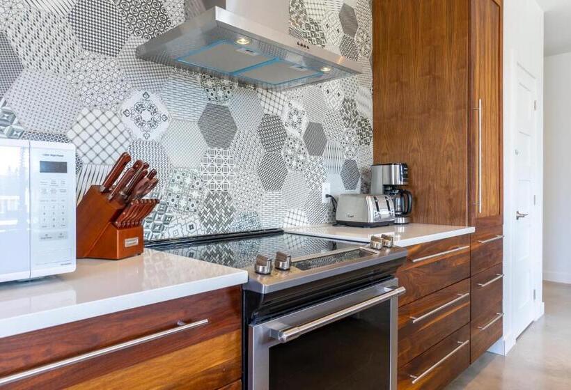 Апартаменты 1 Спальня с Балконом, Hôtel Appartements De La Gare