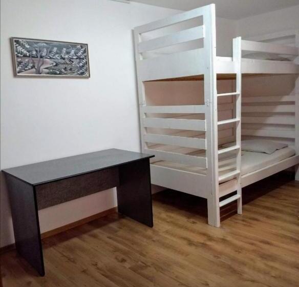 스탠다드 트리플 룸, Sport Hostel Cluj