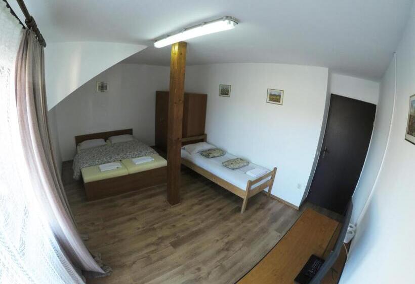컴포트 트리플 룸, Sport Hostel Cluj
