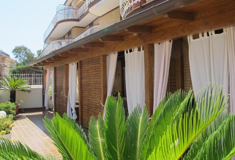 スタンダードルーム, A Casa Di Andrea E Lucia