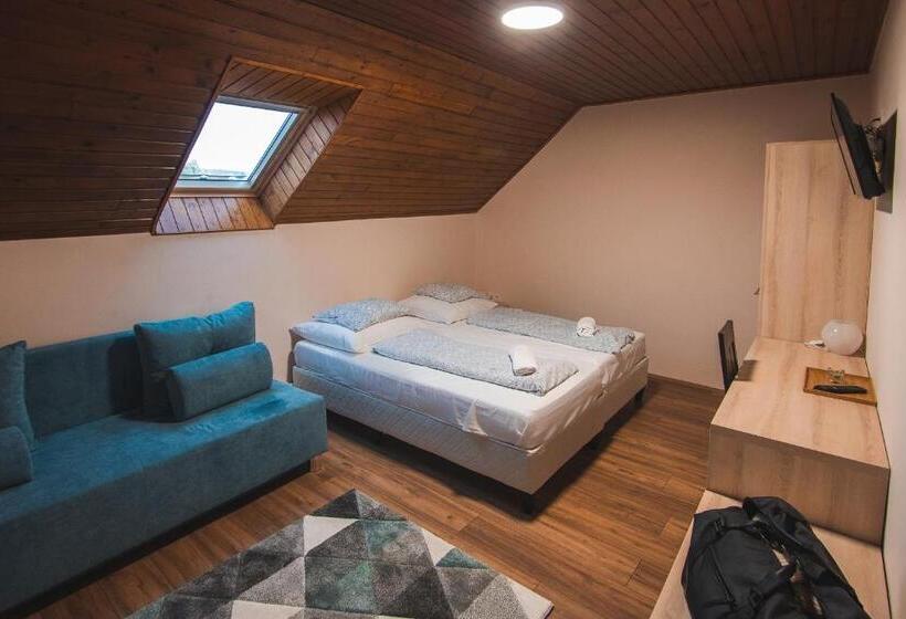 Семейный Номер, Natúra Panzió&apartmanház