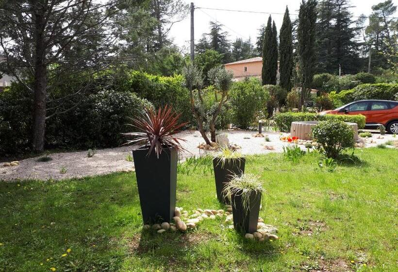 Номер Стандарт, Les Coronilles