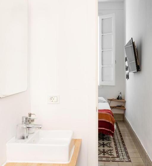 غرفة قياسية, Mapango Small Rooms