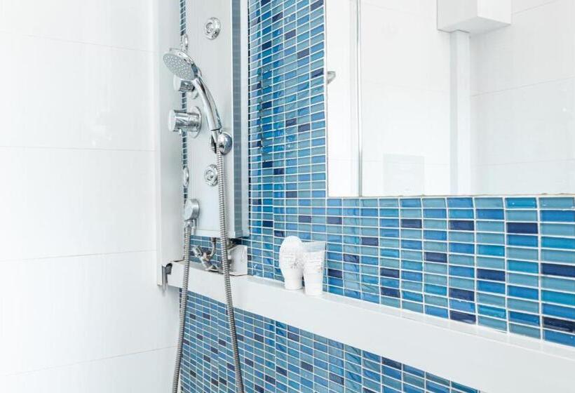 غرفة قياسية مع حمام خارجي, Mapango Small Rooms