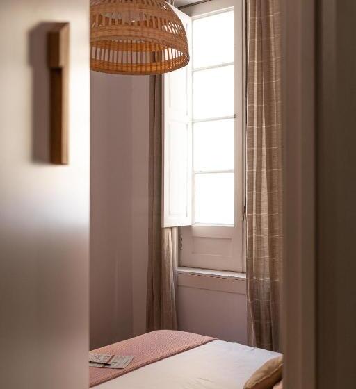 غرفة قياسية, Mapango Small Rooms