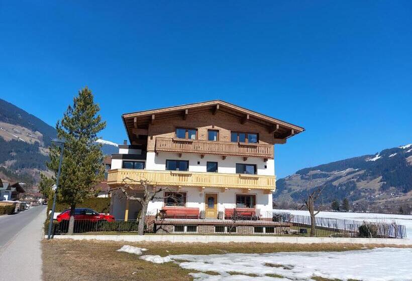 Апартаменты 3 Спальни, Haus Kreidl