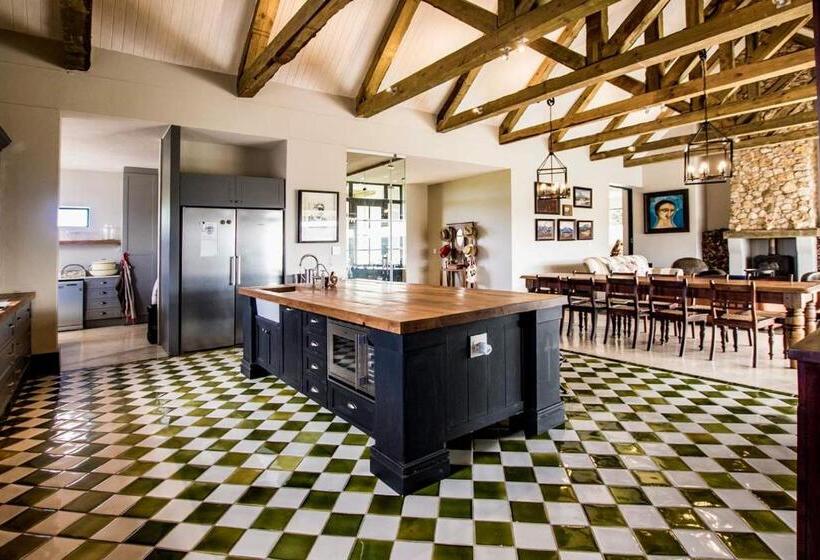 Дом 2 Спальни, Oudewerfskloof Olive Farm