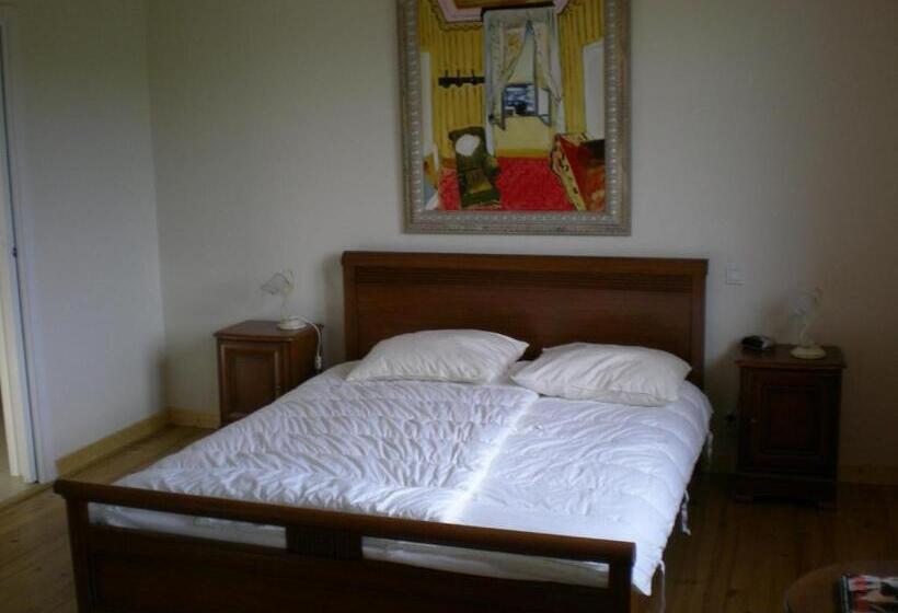 Standard room with outdoor bath, La Vigneraie   Sarl Champ Potard