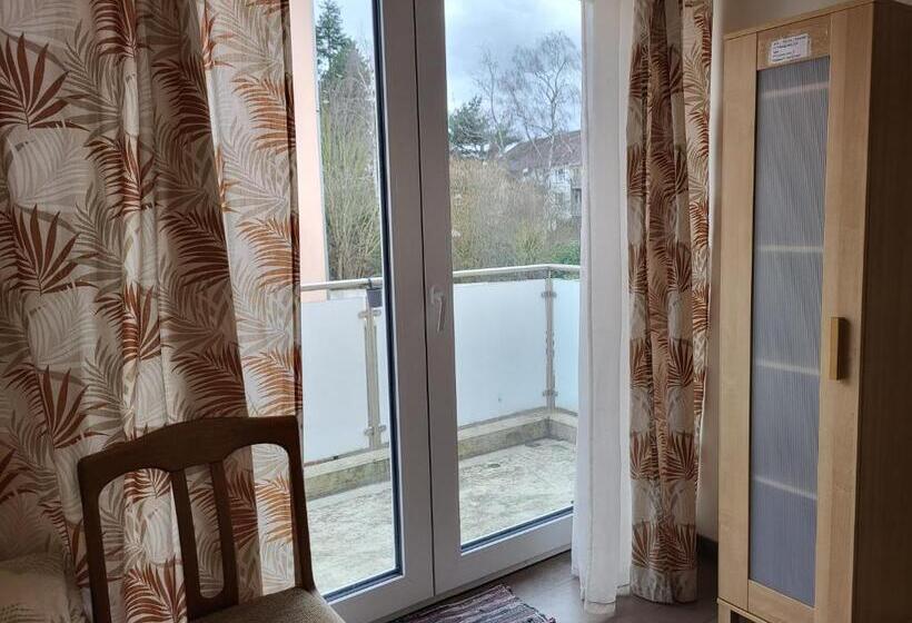 غرفة قياسية مزوَّدة بشُرفة, Seelze Letter Monteurzimmer / Apartment / Messezimmer