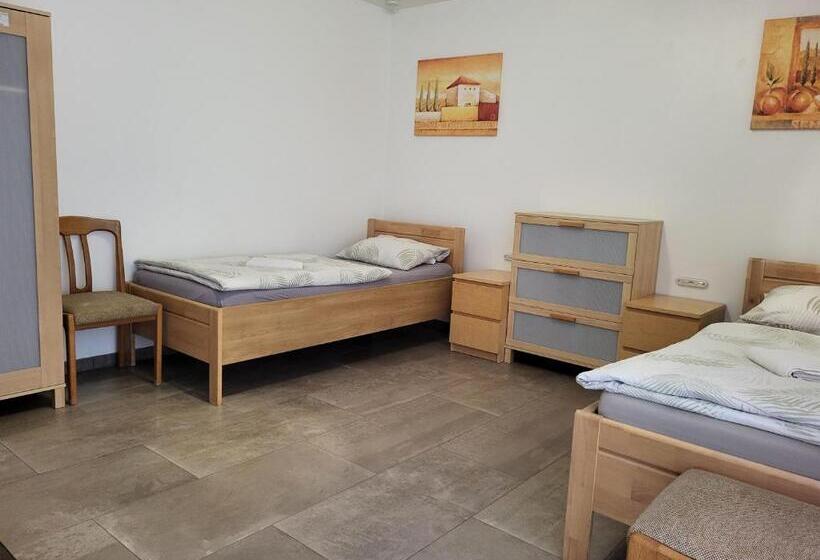 غرفة قياسية مزوَّدة بشُرفة, Seelze Letter Monteurzimmer / Apartment / Messezimmer