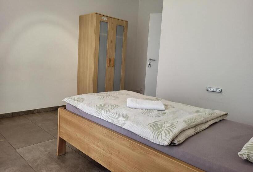 ‫غرفة فردية مزودة بتراس, Seelze Letter Monteurzimmer / Apartment / Messezimmer