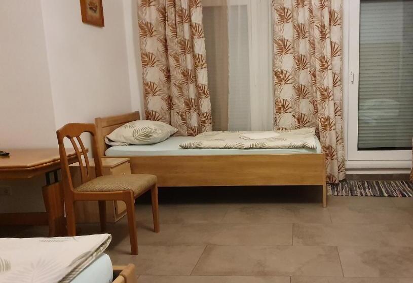 غرفة قياسية مزوَّدة بتراس, Seelze Letter Monteurzimmer / Apartment / Messezimmer