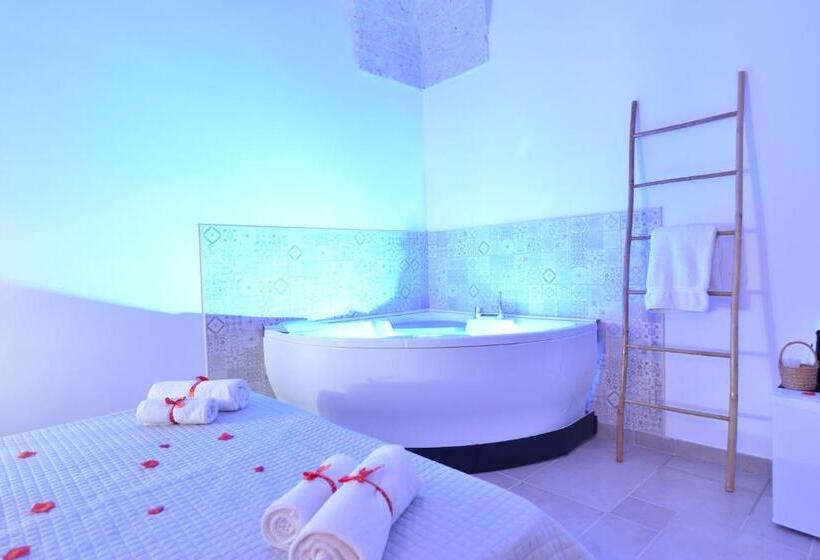 Полулюкс с Гидромассажем, Trullo Suite