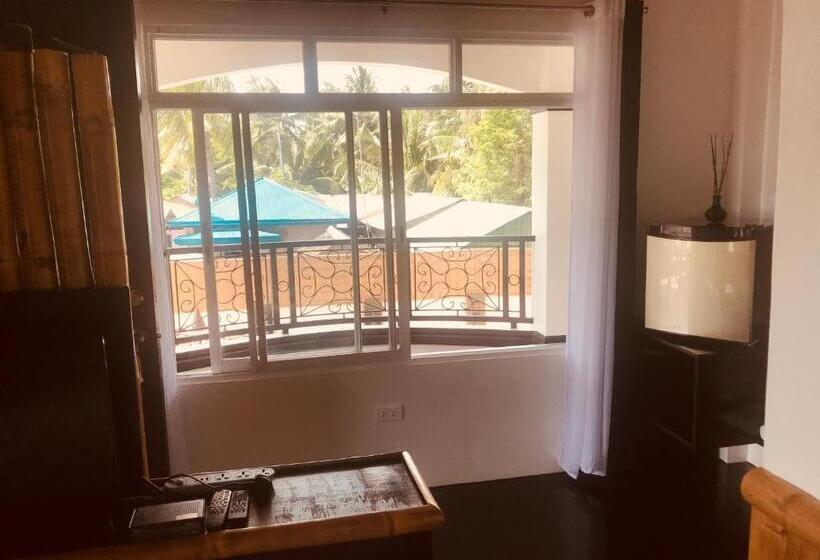 Номер Стандарт с Балконом, Everyday Sunday Formerly Carl S Island Inn
