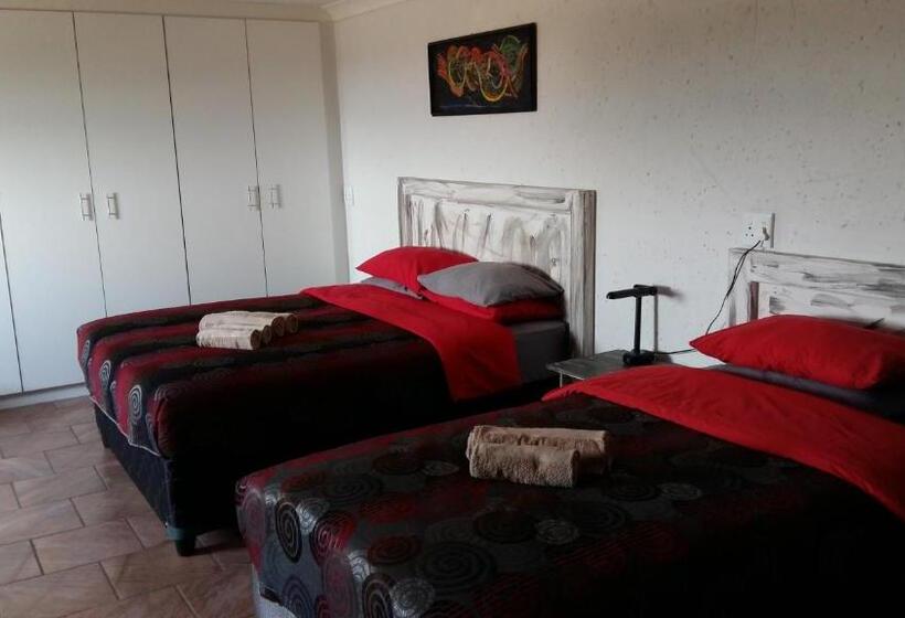 4인용 스탠다드 룸, Arek S Place
