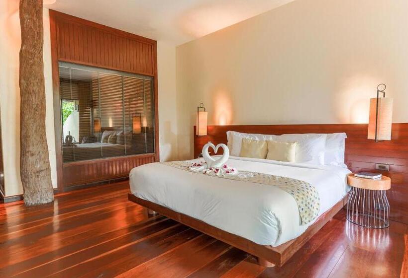 Номер Deluxe с Гидромассажем, Chantaramas Beach Resort, Koh Phangan