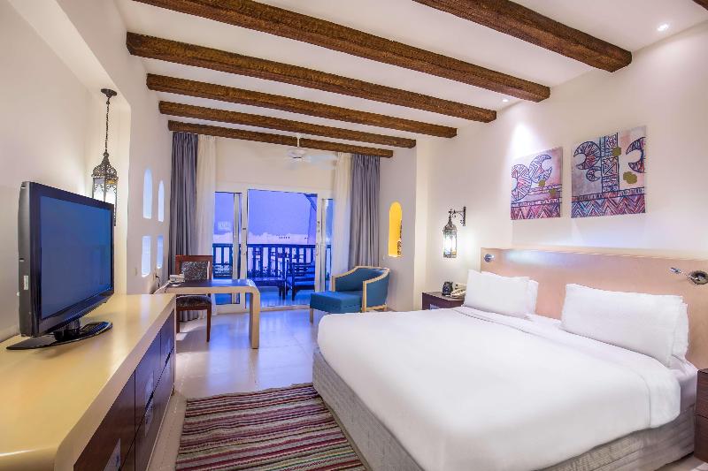 اتاق استاندارد با چشم‌انداز استخر, Hilton Marsa Alam Nubian Resort