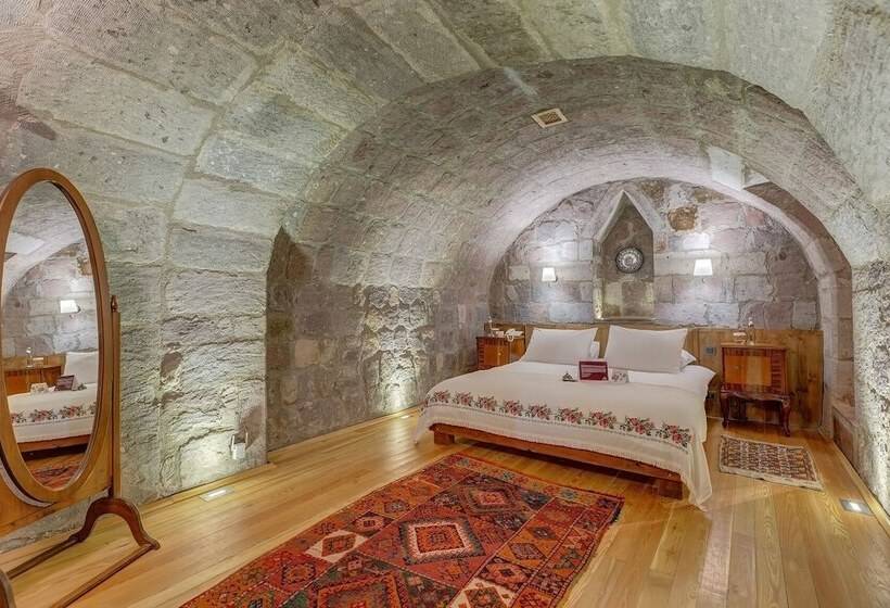 Королевский Люкс, Taskonaklar